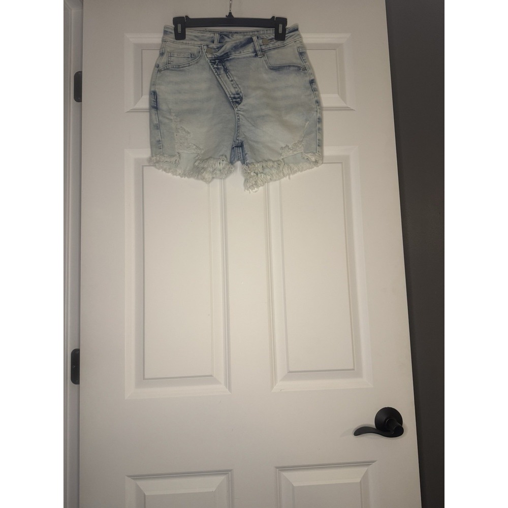 Willow Boutique Clothing Acid Wash Asymmetrical Zipper Denim Jean Shorts Medium